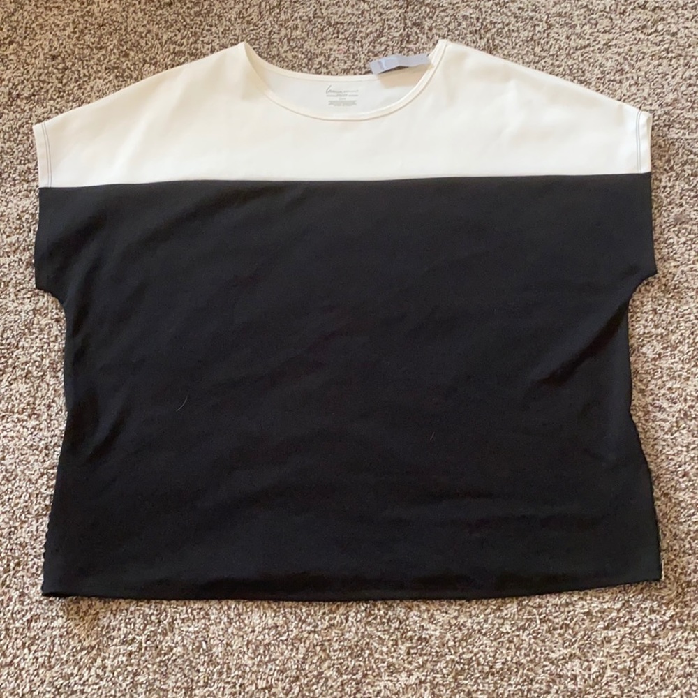 NWTS Lane Bryant Black &White Top w/ Zipper detail